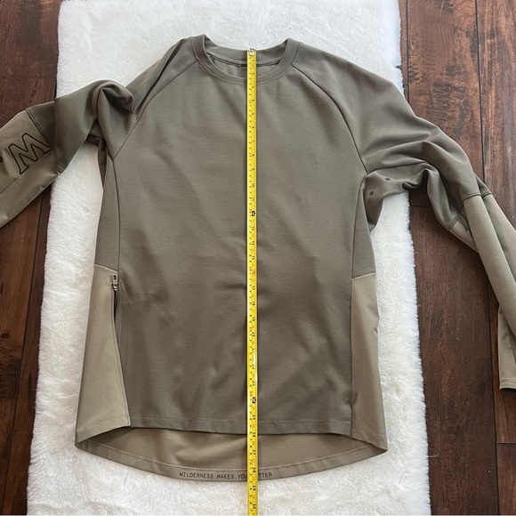 Lululemon Escape and Explore LS Size Medium Color Sage Stone and Silver - Picture 16 of 16